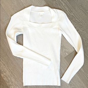 White top, square neck and long sleeves. H&M.